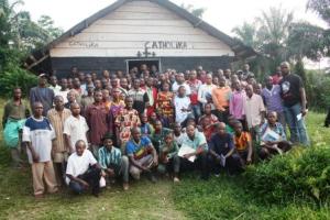 A family photo of after the workshop of the establishment of the CCGC in Bakondjo group